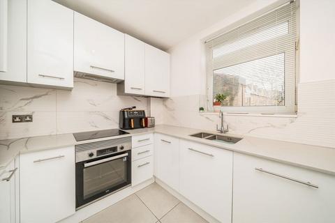 2 bedroom flat for sale, Cubitt Terrace, London SW4