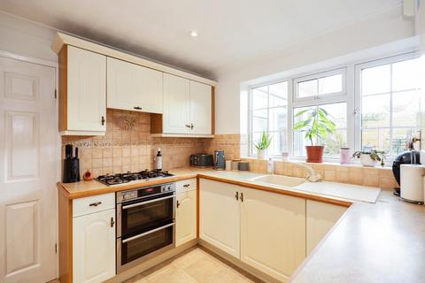 4 bedroom detached house for sale, Swinburne Close, Harrogate, HG1 3LX