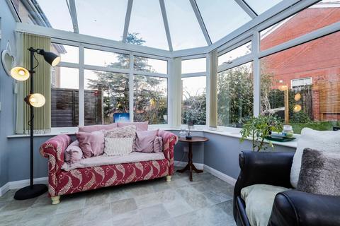 4 bedroom detached house for sale, Swinburne Close, Harrogate, HG1 3LX