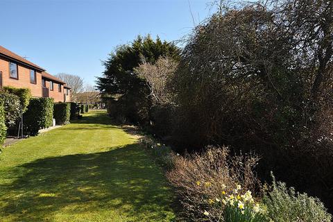 1 bedroom flat to rent, Hawthorn Court Black Path Polegate