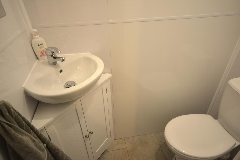 Guest WC - Ground floor