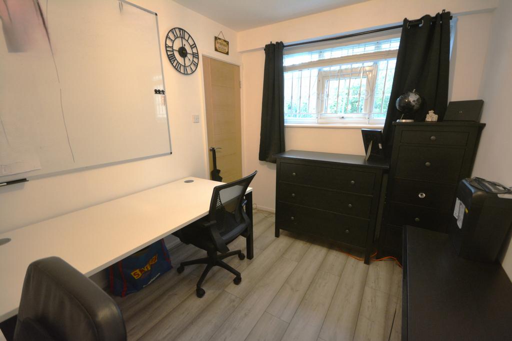 Ground floor bedroom 4