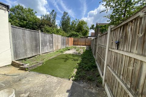 1 bedroom flat to rent, Skeltons Lane, Leyton, E10 5BS