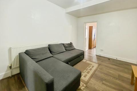 1 bedroom flat to rent, Skeltons Lane, Leyton, E10 5BS