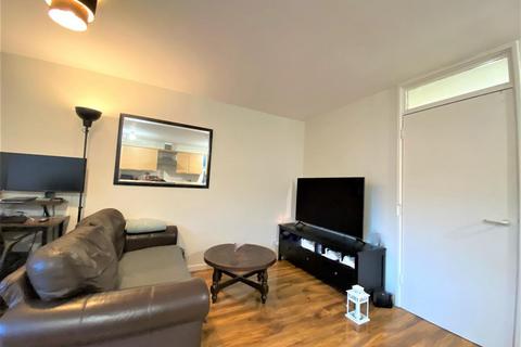 undefined, Leerdam Drive, London, E14
