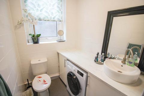 undefined, Weston Sea Front*Cash Buyers Only*Ideal Investment*Potential 9-10% Yield*