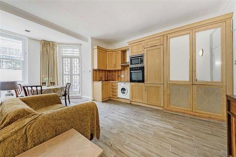 undefined, Queen's Gate, London SW7