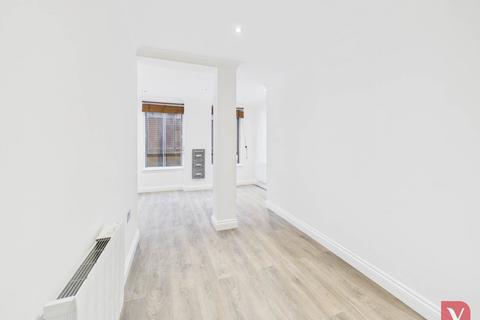 undefined, High Street North, Dunstable LU6