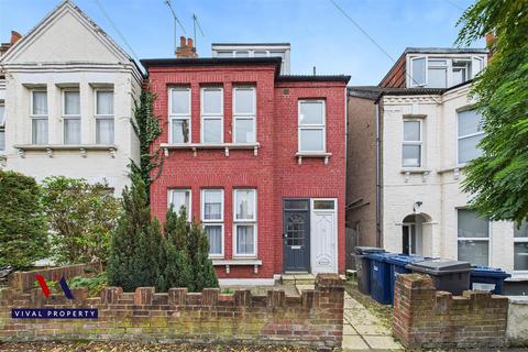 Ash Grove, London NW2