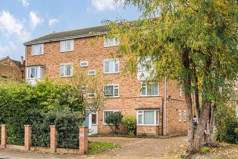 undefined, Kingston Road, Teddington TW11