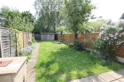 2 bedroom semi-detached house to rent, Clyfford Road, Ruislip, HA4