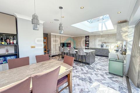 22 Highview Avenue, Edgware, HA8 9TZ