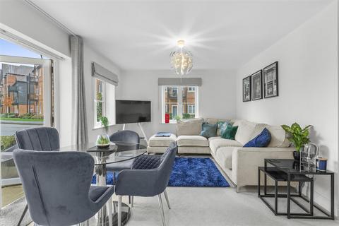 2 bedroom flat for sale, Aspen Road, High Wycombe HP10