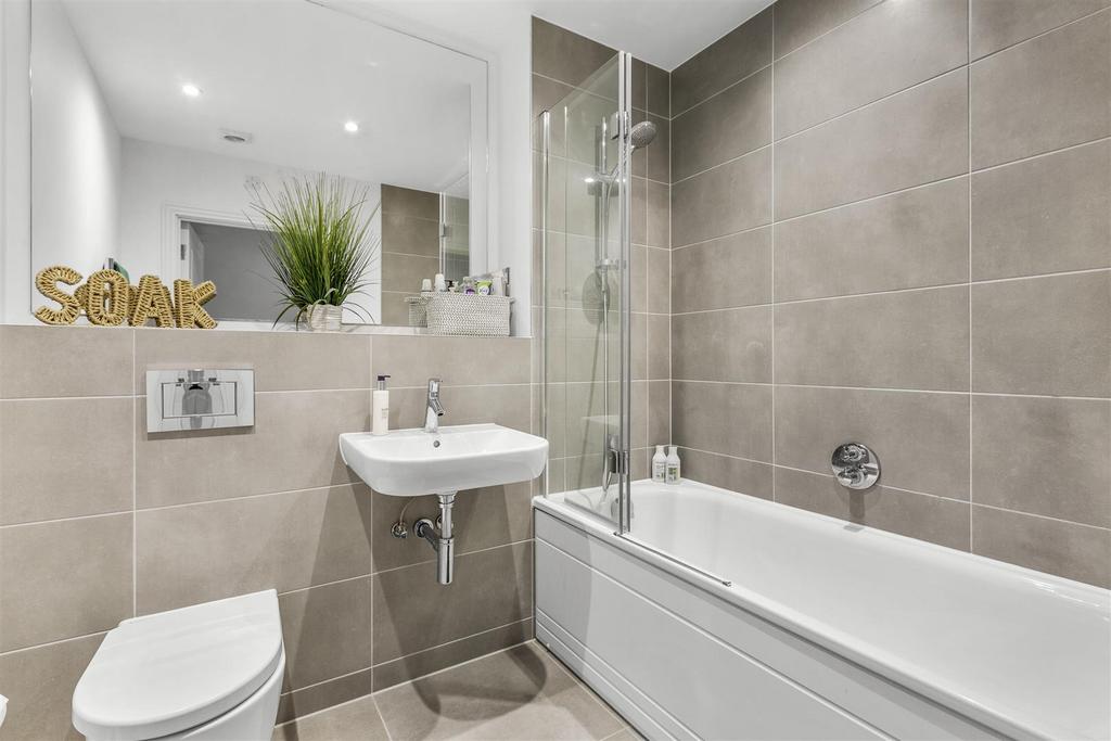 Flat 39 Aspen Rd, HP10 9 FA-5.jpg