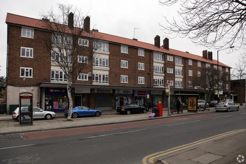 Retail property (high street) to rent, Park Rd London N8 8JR
