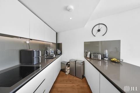 3 bedroom flat for sale, Riverlight Quay London SW11