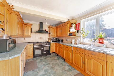 5 bedroom detached house for sale, Albion Road, Mundesley