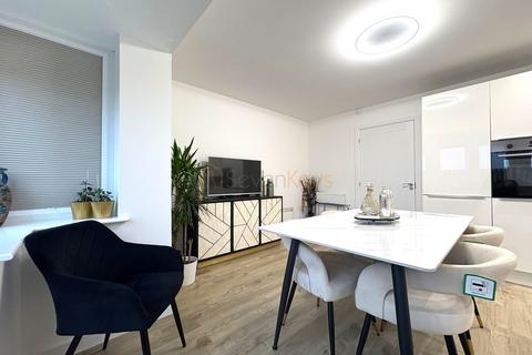 3 bedroom semi-detached house to rent, Whitworth Road, Newcastle Upon Tyne