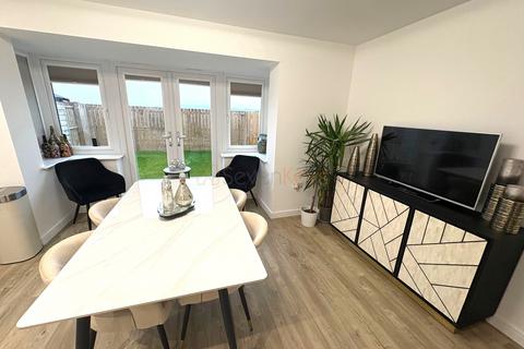 3 bedroom semi-detached house to rent, Whitworth Road, Newcastle Upon Tyne