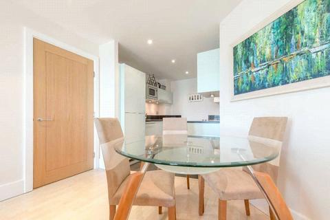 2 bedroom apartment for sale, St. George Wharf, London, SW8