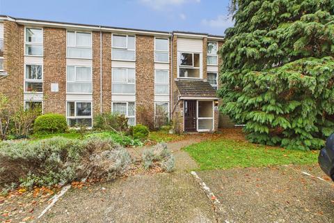 2 bedroom apartment to rent, Oakley Close, Isleworth