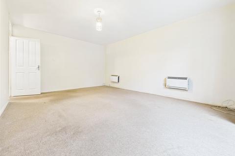 2 bedroom apartment to rent, Oakley Close, Isleworth