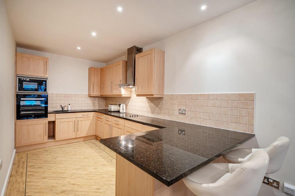 Kitchen 1.jpg