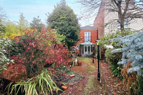 3 bedroom terraced house for sale - Harlestone Road, St James, NN5 7AB