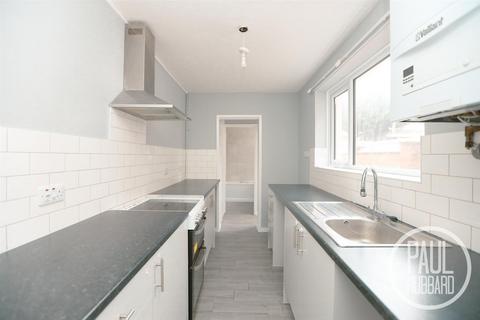 3 bedroom terraced house to rent, Wollaston Road, Lowestoft, NR32