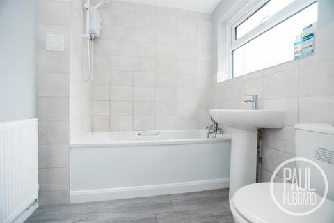 3 bedroom terraced house to rent, Wollaston Road, Lowestoft, NR32
