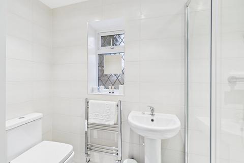 5 Queens Road, Datchet, Slough, SL3 9BN