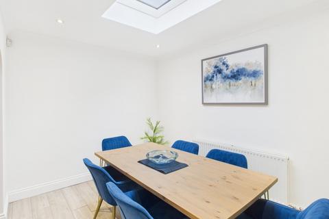 5 Queens Road, Datchet, Slough, SL3 9BN