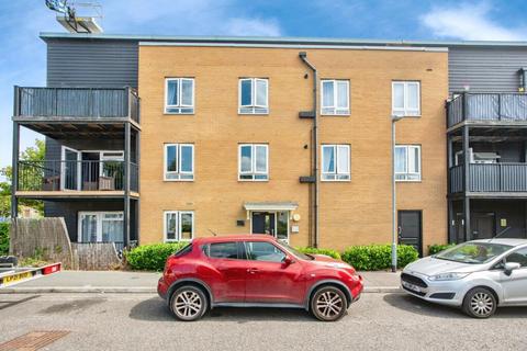 2 bedroom flat for sale, Schoolfield Way, Grays, RM20