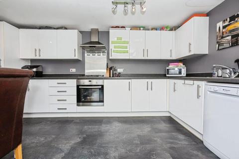 2 bedroom flat for sale, Schoolfield Way, Grays, RM20