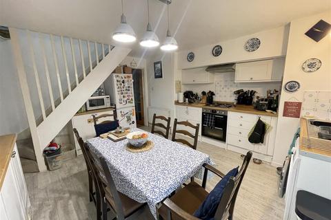 3 bedroom semi-detached house for sale, Churchfields Road, Salisbury SP2