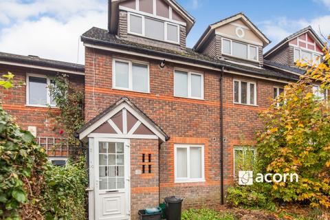 2 bedroom maisonette to rent, Owen Walk Anerley SE20