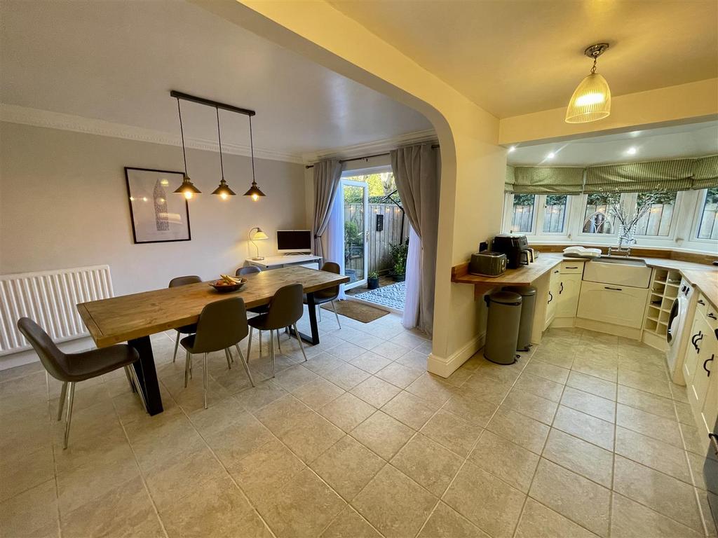 Kitchen/Dining Room