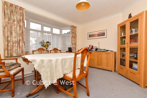 3 bedroom end of terrace house for sale, Manor Way, Banstead SM7