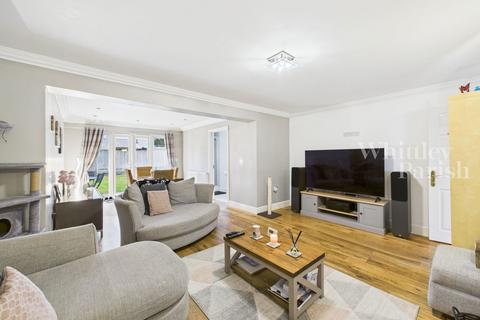 undefined, St Leonards Close, Scole