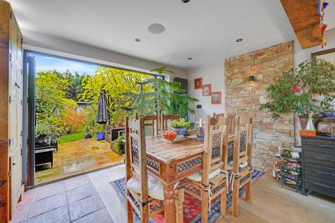 3 bedroom terraced house for sale, Bloxham Crescent, Hampton, TW12