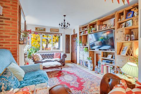 3 bedroom terraced house for sale, Bloxham Crescent, Hampton, TW12