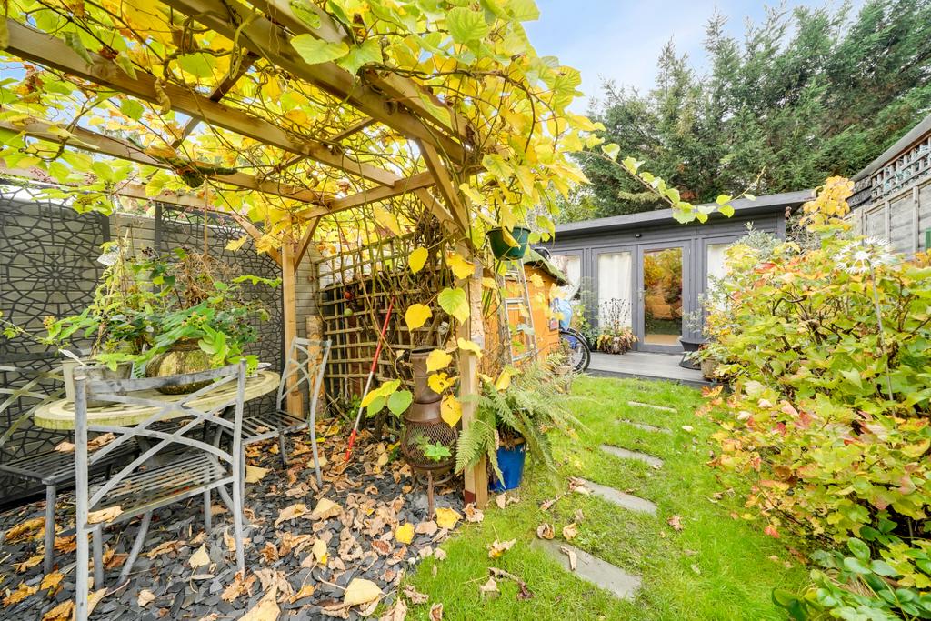 Garden+ Outbuilding
