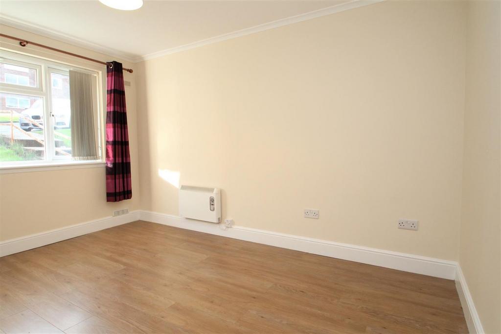 31 Aston Bed 1 .jpg