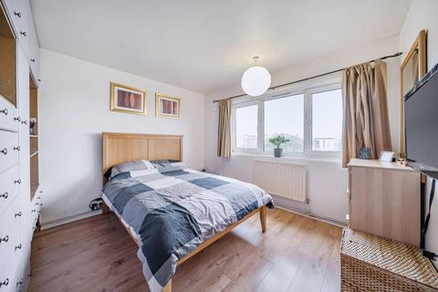 3 bedroom flat for sale, Sandham Court, Clapham North, London, SW4
