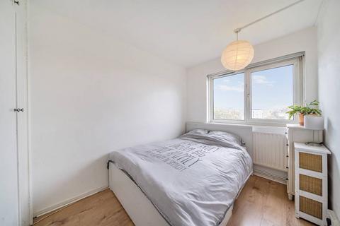 3 bedroom flat for sale, Sandham Court, Clapham North, London, SW4