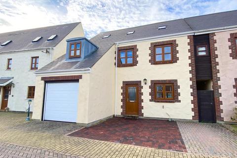 5 bedroom retirement property to rent, La Route Du Mont Mado, St. John, Jersey