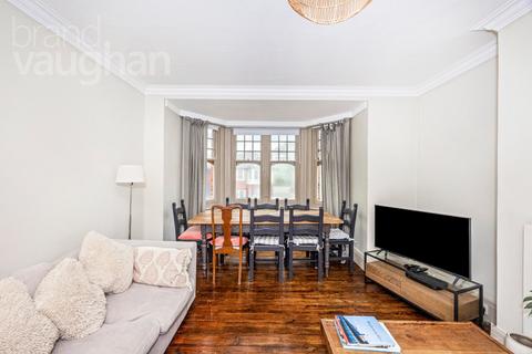 4 bedroom flat for sale, Vallance Gardens, Hove, BN3
