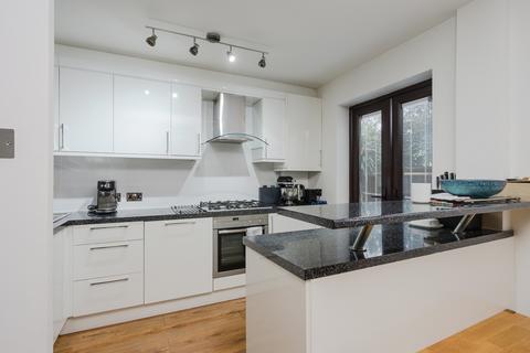 2 bedroom apartment for sale, Gresham Way, London SW19