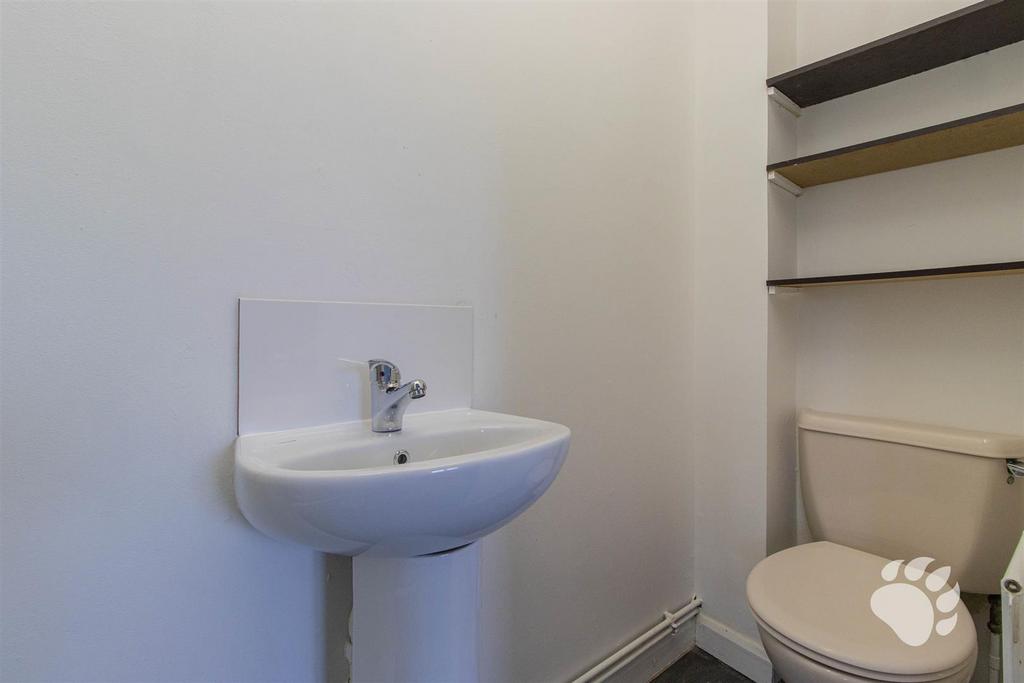 En-Suite to Bedroom 1