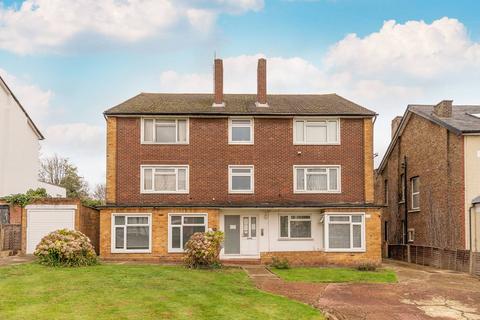 2 bedroom flat to rent, Elmers End Road, Beckenham, London, SE20